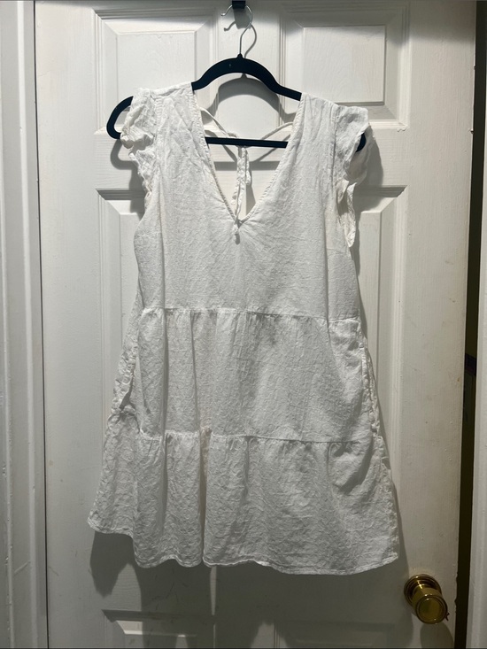 Abercrombie & Fitch Dresses & Skirts - Abercrombie & Fitch White V-Neck Dress